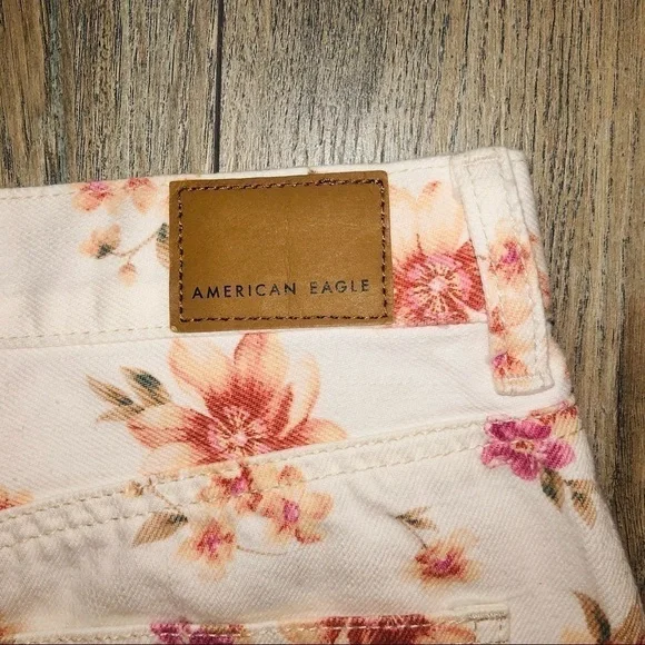 NWOT AEO 🦅 Floral Denim Mom Shorts - Picture 11 of 12